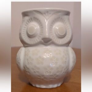 Royal Ceramic Owl Coffee Mug Cup Embossed White Yokohama Vintage Rare